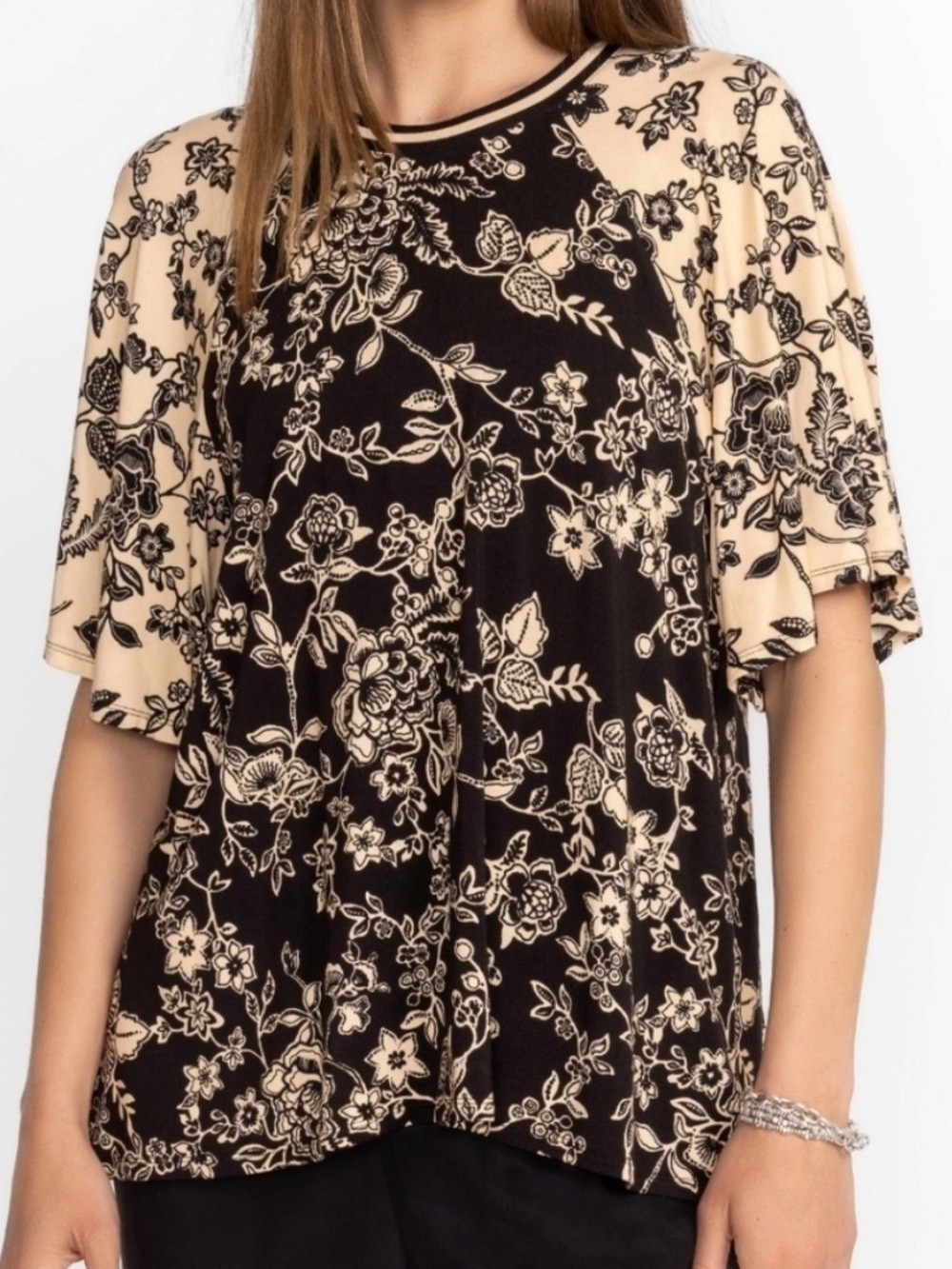 Johnny Was Janie Favorite Vassala Floral Flutter Raglan Sleeve Top Black L